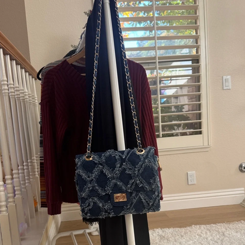 Elegant Denim Chain Shoulder Bag - Picture 7 of 8